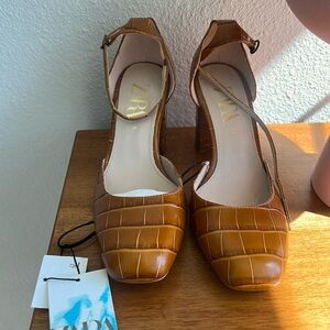 Zara leather croc embossed heels - mustard - NWT - size 39/8